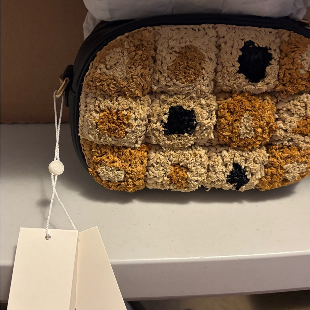 Brand New !!Tory Burch Small Kira Chevron Raffia Rosette Camera Bag (Straw)